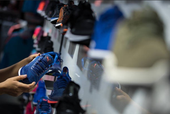 How to Compare Men’s Footwear Quality at a Shoe Store Before You Buy